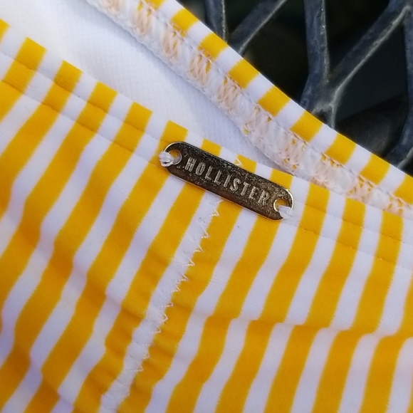 Hollister Bikini Bottom Double Knot Side EUC - Picture 4 of 5